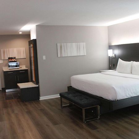 Clarion Pointe Marshall Exterior foto