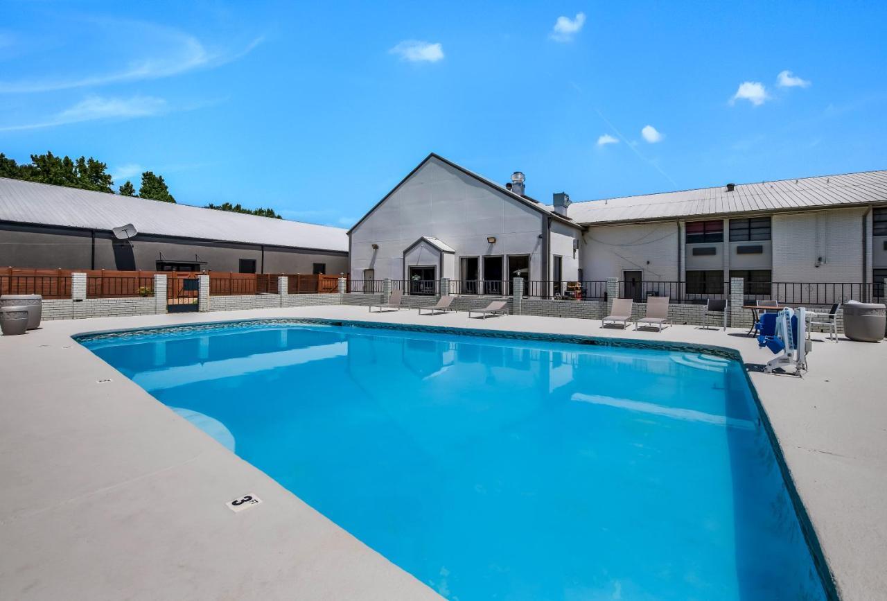 Clarion Pointe Marshall Exterior foto