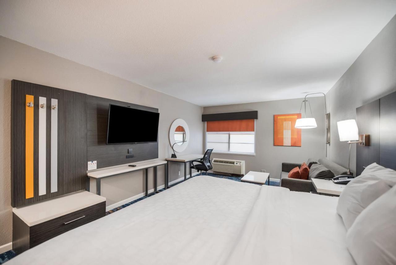 Clarion Pointe Marshall Exterior foto