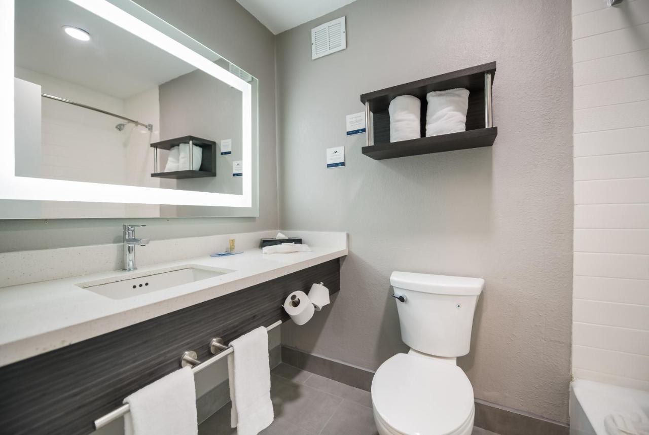 Clarion Pointe Marshall Exterior foto