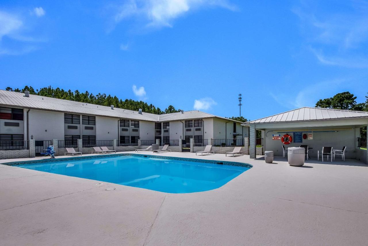 Clarion Pointe Marshall Exterior foto