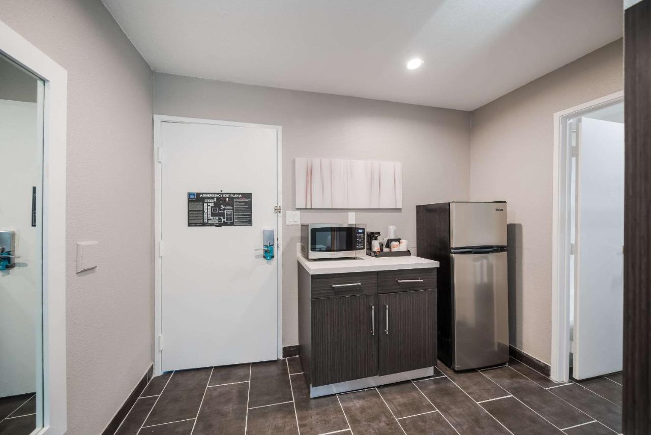 Clarion Pointe Marshall Exterior foto