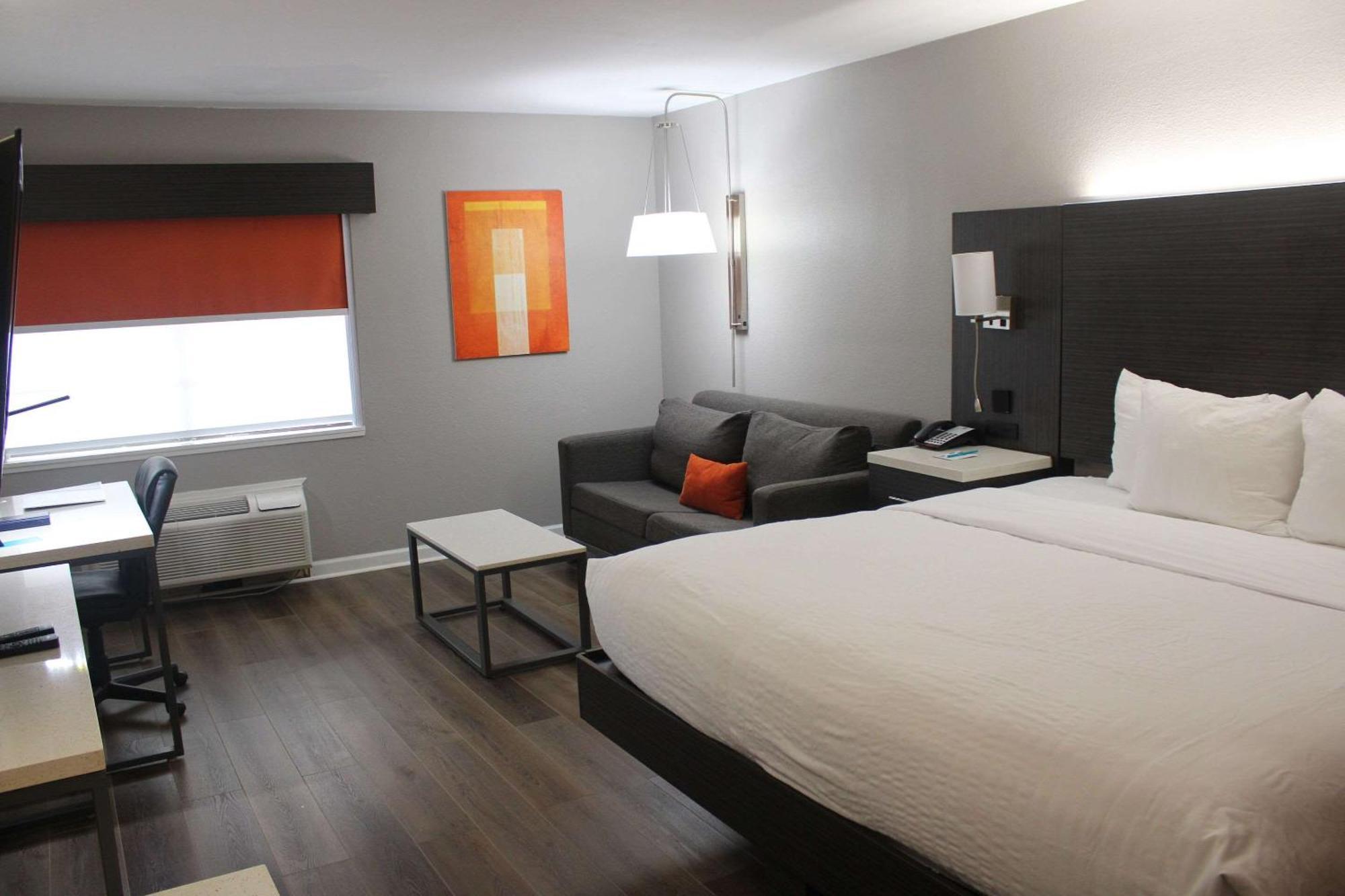 Clarion Pointe Marshall Exterior foto
